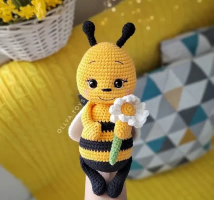 Amigurumi Cute Bee Free Pattern