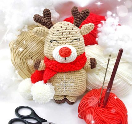 Free Amigurumi Christmas Reindeer Pattern