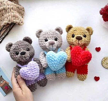 Amigurumi Valentine Bear Free Crochet Pattern