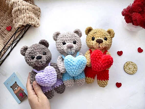 Amigurumi Valentine Bear Free Crochet Pattern